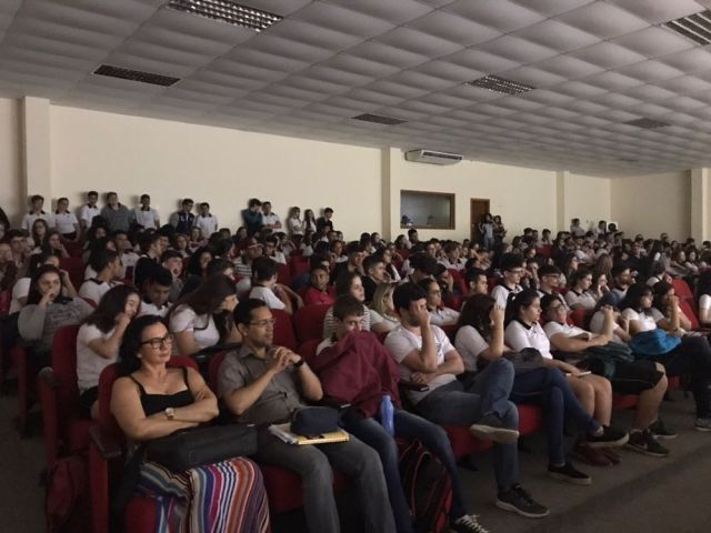 Teatro Racismo é Burrice