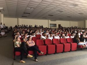 Teatro Racismo é Burrice